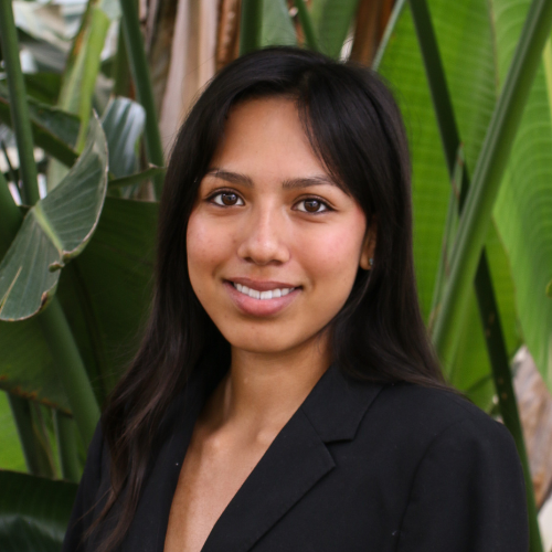 Headshot of Zoe Mendoza